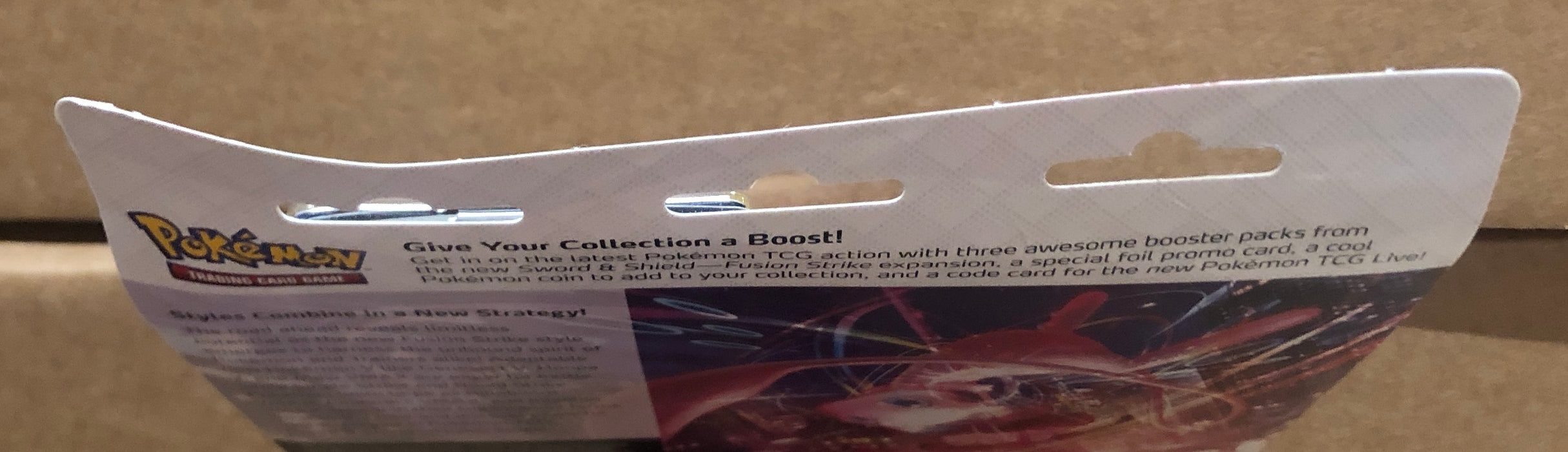 Trading Card Games Pokemon - Sword and Shield - Fusion Strike - 3 Pack Blister - Eevee - Cardboard Memories Inc.