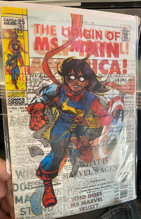 Comic Books Marvel Comics - Ms. Marvel (2015 4th Series) 025 - Cover C Lenticular Variant Edition (Cond. FN+) - 3899 - Cardboard Memories Inc.
