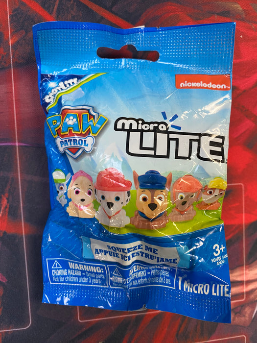 Action Figures and Toys Spin Master - Paw Patrol - Micro Lite - Squeeze Figure - Sealed Pack - Cardboard Memories Inc.