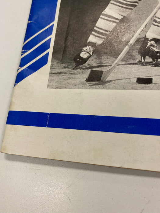 Magazine Maple Leaf Gardens - Official Program and Sports Magazine - Vintage Magazine (Cond. VG+) - MG0105 - Cardboard Memories Inc.