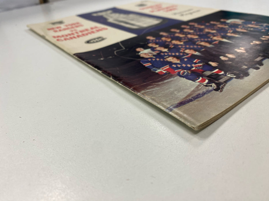 Magazine Sports News - New York Rangers vs Montreal Canadiens Souvenir Program - 1967 Stanley Cup Playoffs - Vintage Magazine (Cond. FN-) - MG0103 - Cardboard Memories Inc.